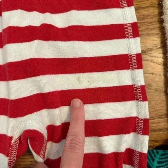 Bundle of three pairs of 18/24 months toddler holiday pajamas Hanna Andersson - Picture 9 of 12